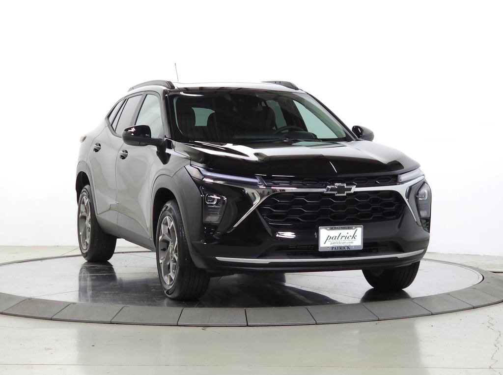 Used 2025 Chevrolet Trax LT Blackout Package SUV