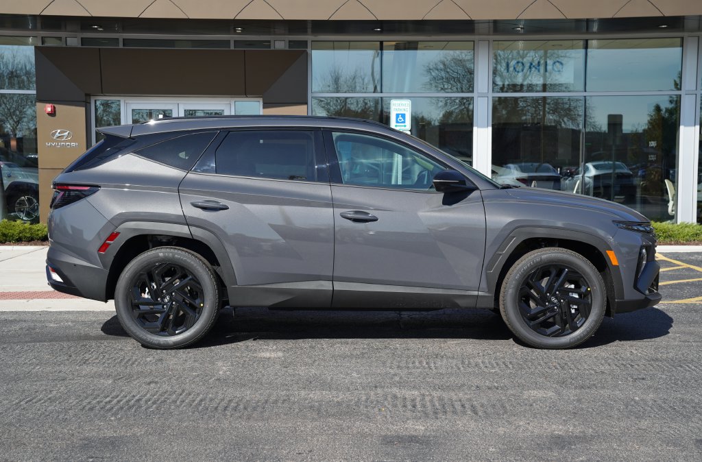 New 2026 Hyundai Tucson Hybrid Night SUV