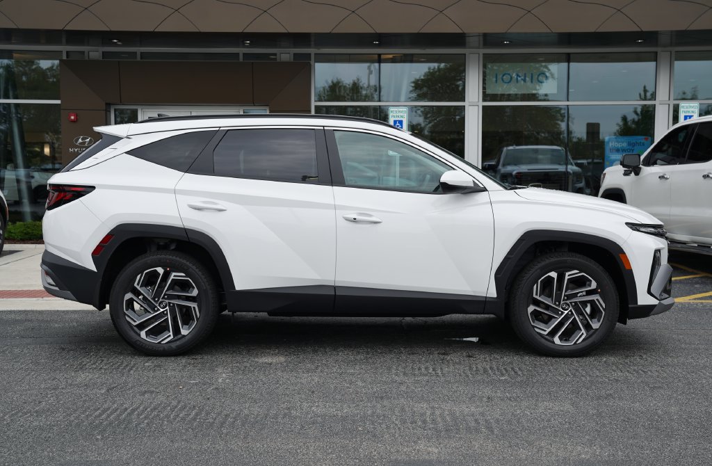 New 2026 Hyundai Tucson SEL Plus SUV
