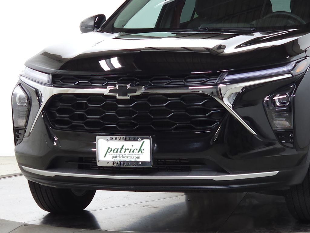 Used 2025 Chevrolet Trax LT Blackout Package SUV