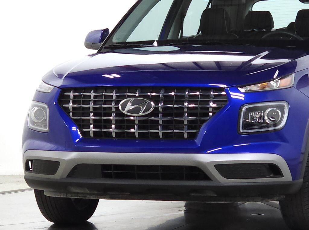 Certified 2025 Hyundai Venue Limited SUV