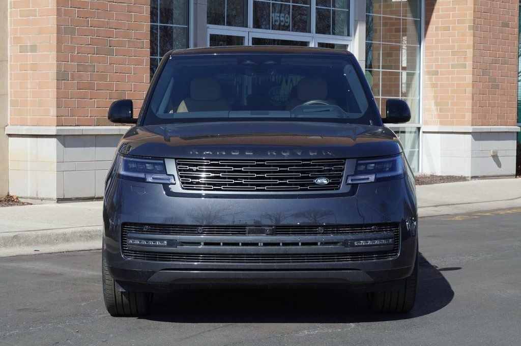 New 2026 Land Rover Range Rover P400 SE SUV