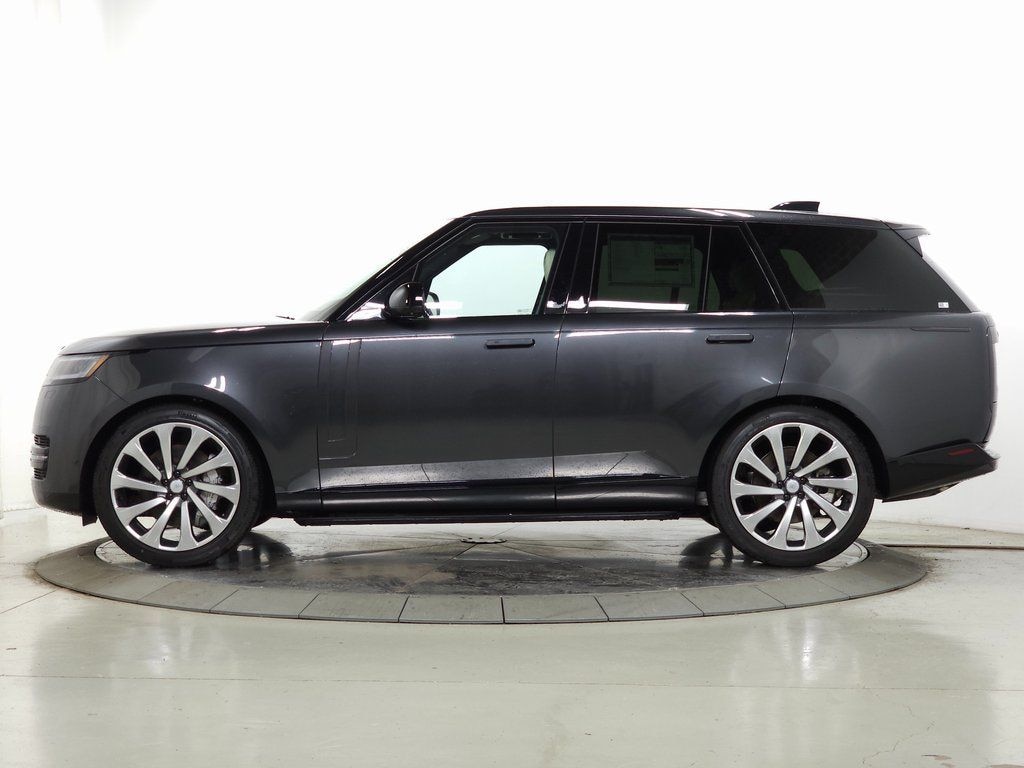 New 2025 Land Rover Range Rover P530 SE SUV