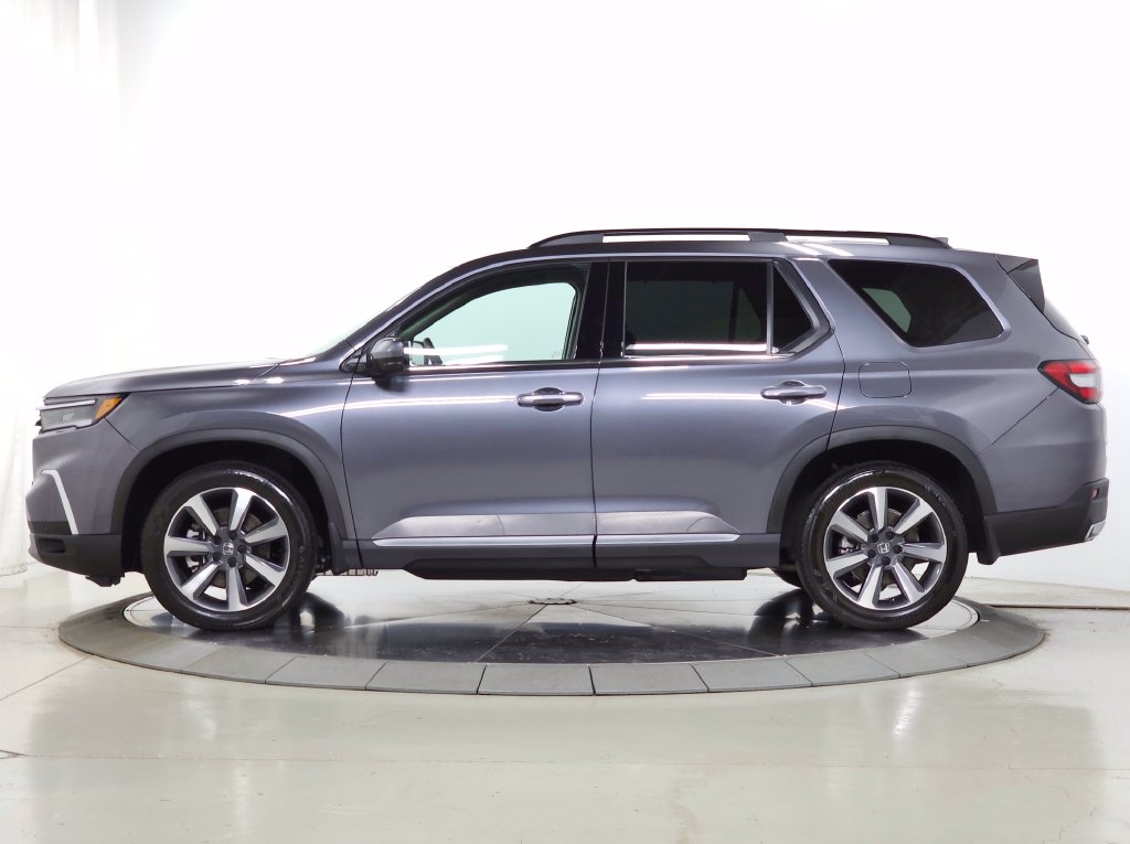 Used 2025 Honda Pilot Elite SUV