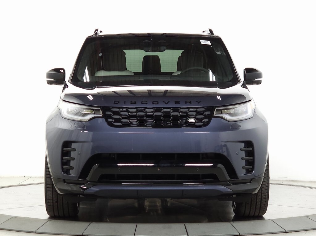 2024 Land Rover Discovery Dynamic SE 9