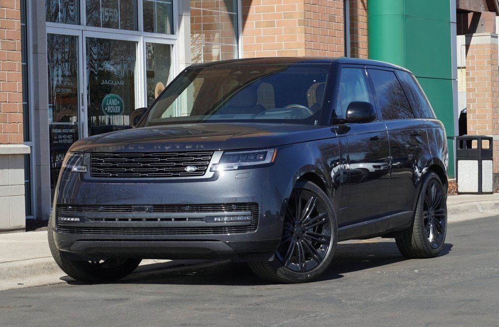 New 2026 Land Rover Range Rover P400 SE SUV