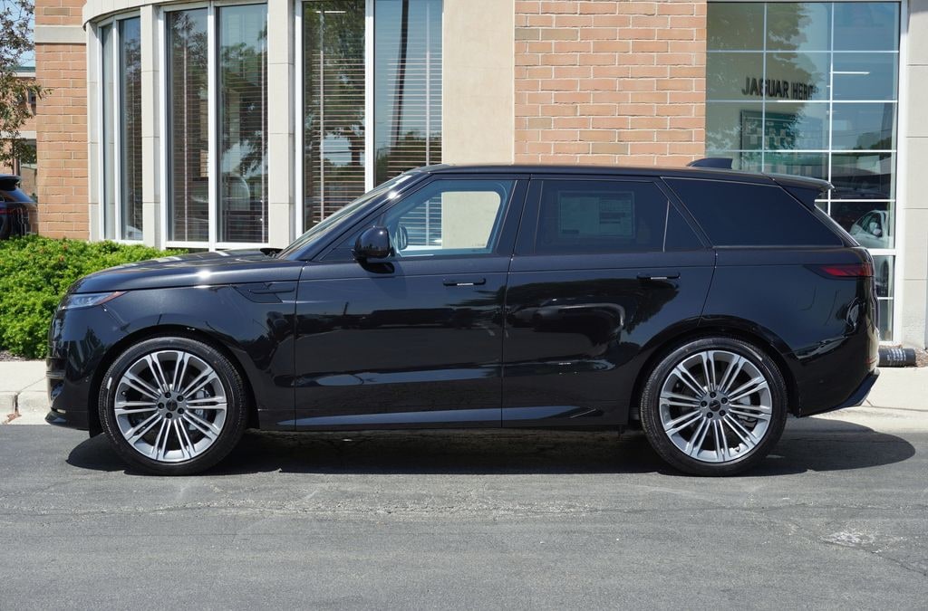 New 2026 Land Rover Range Rover Sport P400 Dynamic SE SUV