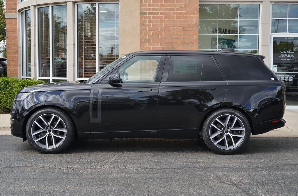 New 2026 Land Rover Range Rover SE SUV
