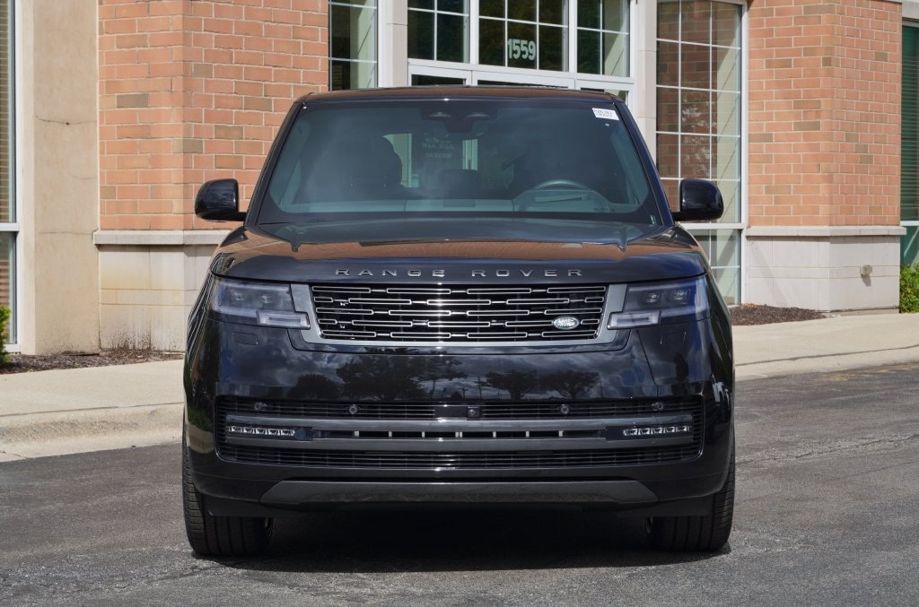 New 2026 Land Rover Range Rover SE SUV