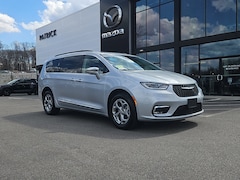2022 Chrysler Pacifica Limited 4D Passenger Van
