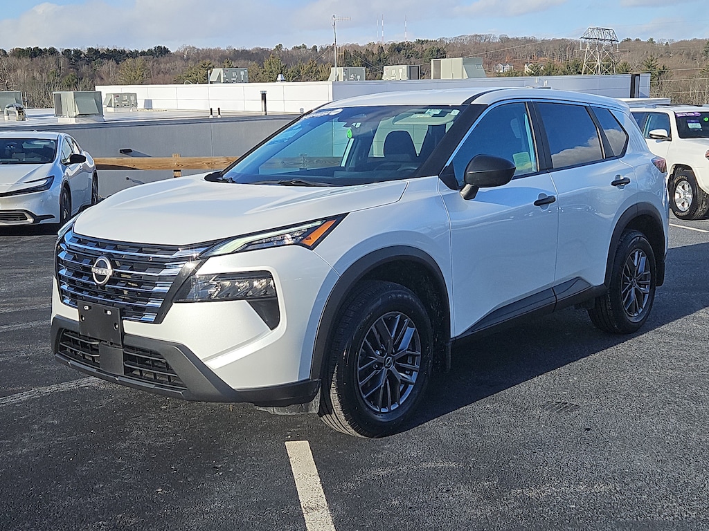 Used 2024 Nissan Rogue S 4D Sport Utility