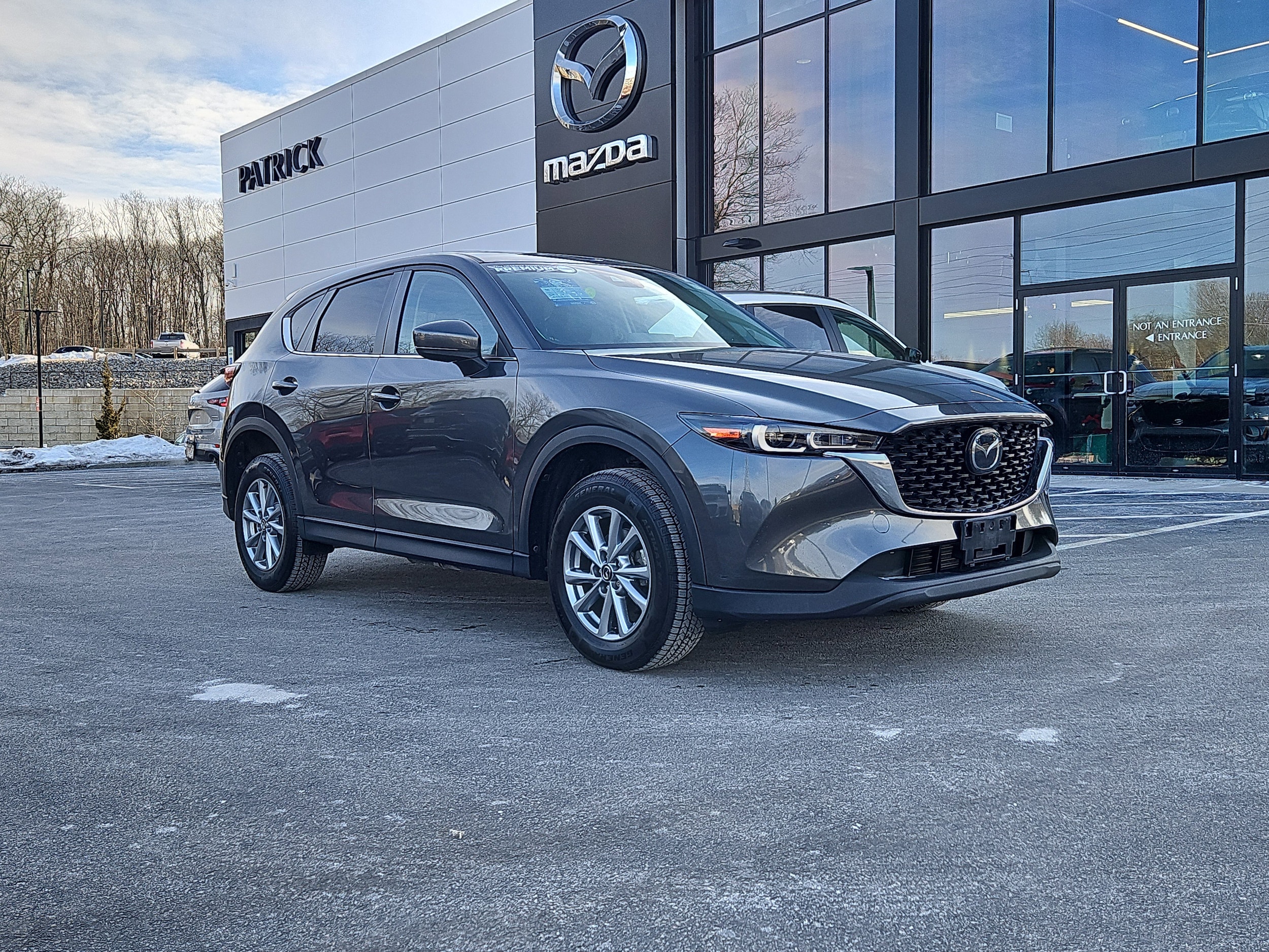 2023 Mazda CX-5 S Preferred package's photo