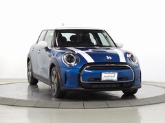 Pre-Owned 2023 MINI Hardtop 4 Door Cooper Hatchback for sale near Chicago, Illinois