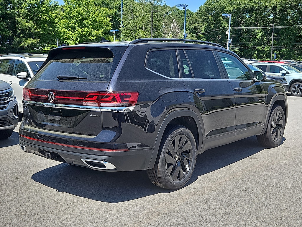 New 2026 Volkswagen Atlas SE w/Technology SUV