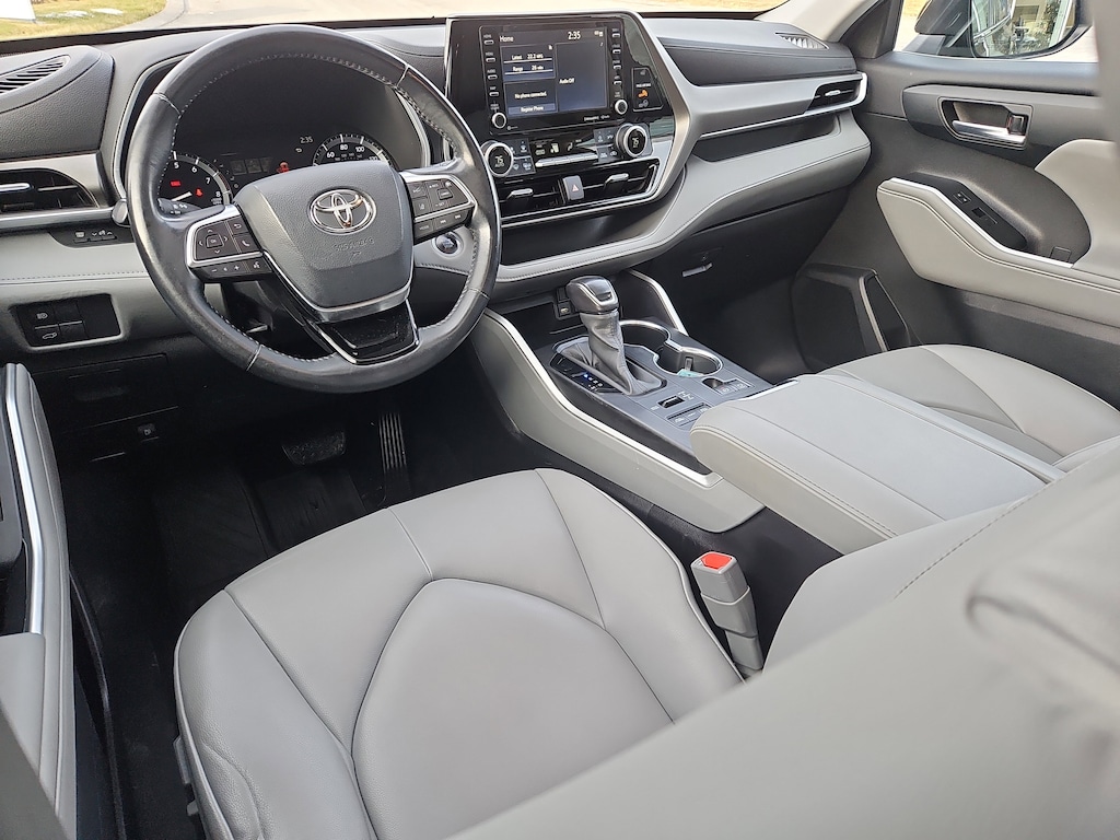 Used 2020 Toyota Highlander XLE SUV