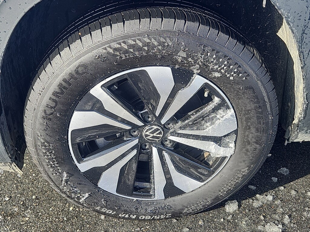 Used 2025 Volkswagen Atlas 2.0T SE SUV