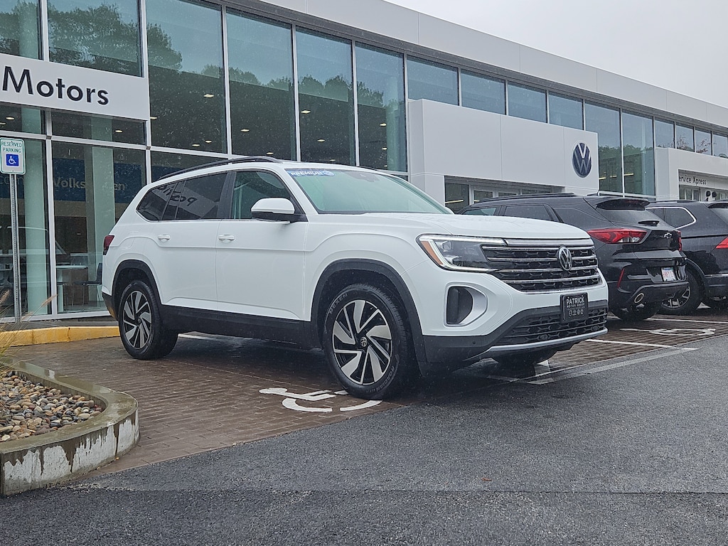 Used 2025 Volkswagen Atlas 2.0T SE w/Technology SUV