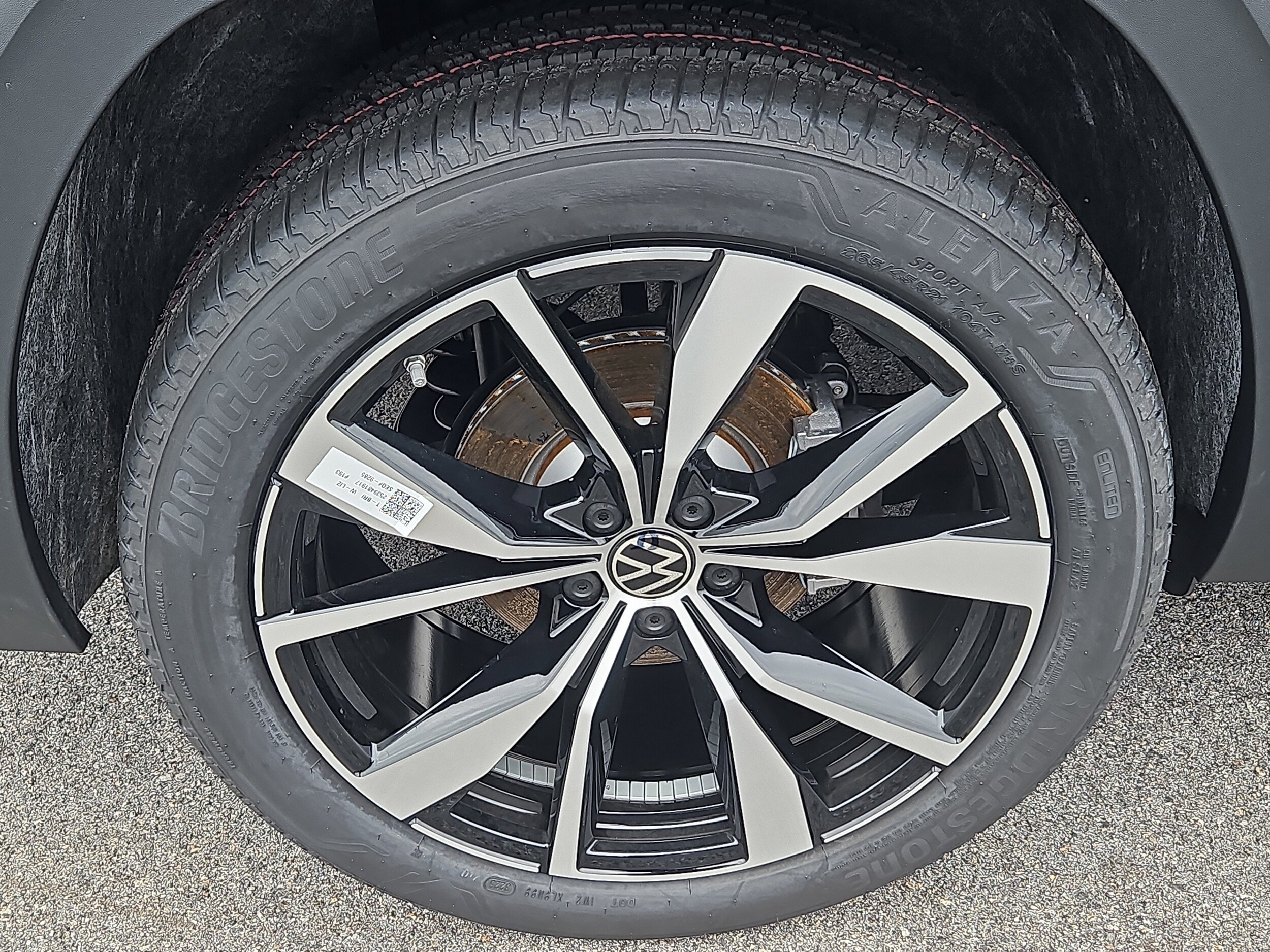 2026 Volkswagen Atlas SEL Premium R-Line - Photo 3