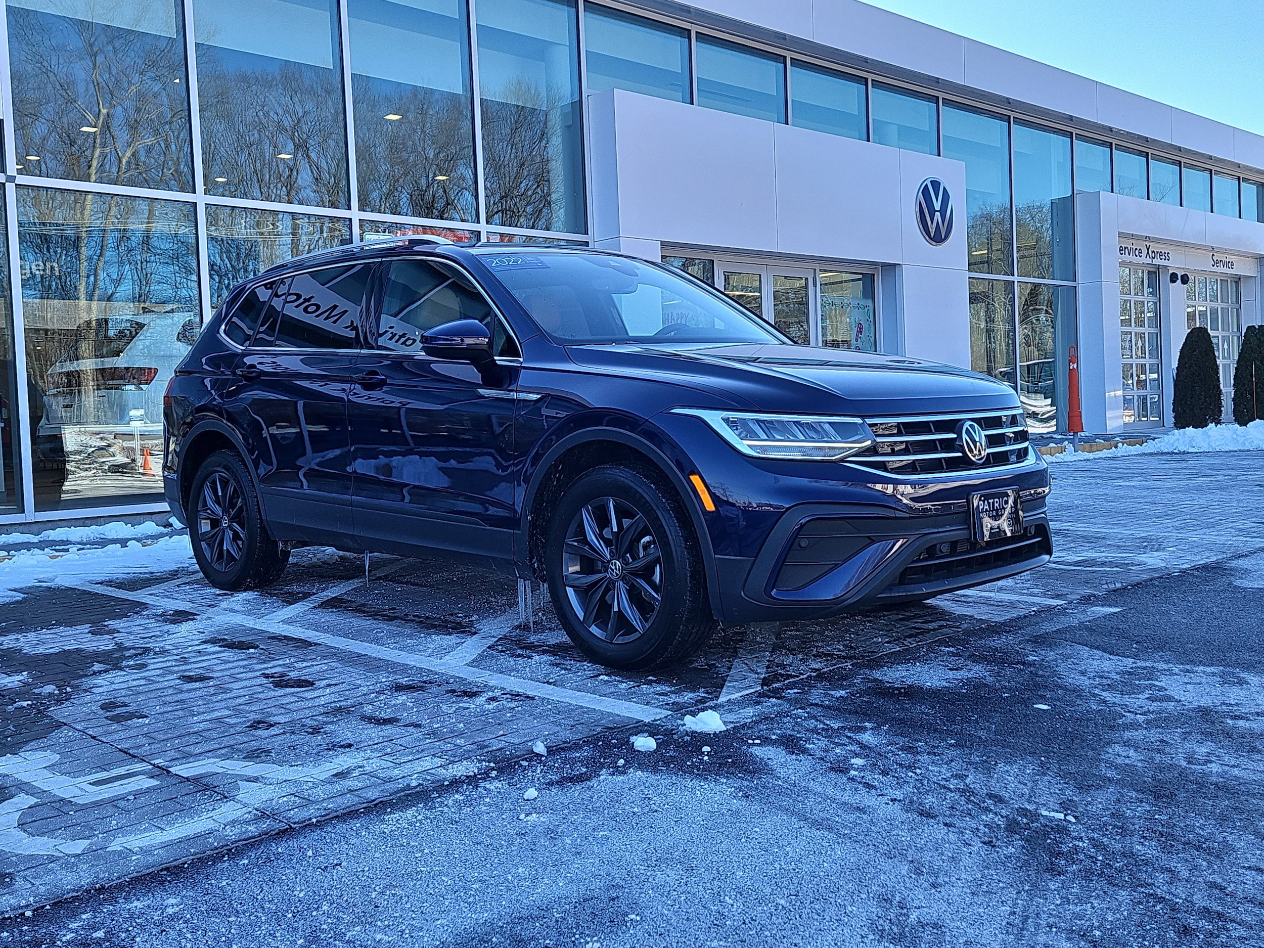 2022 Volkswagen Tiguan SE's photo