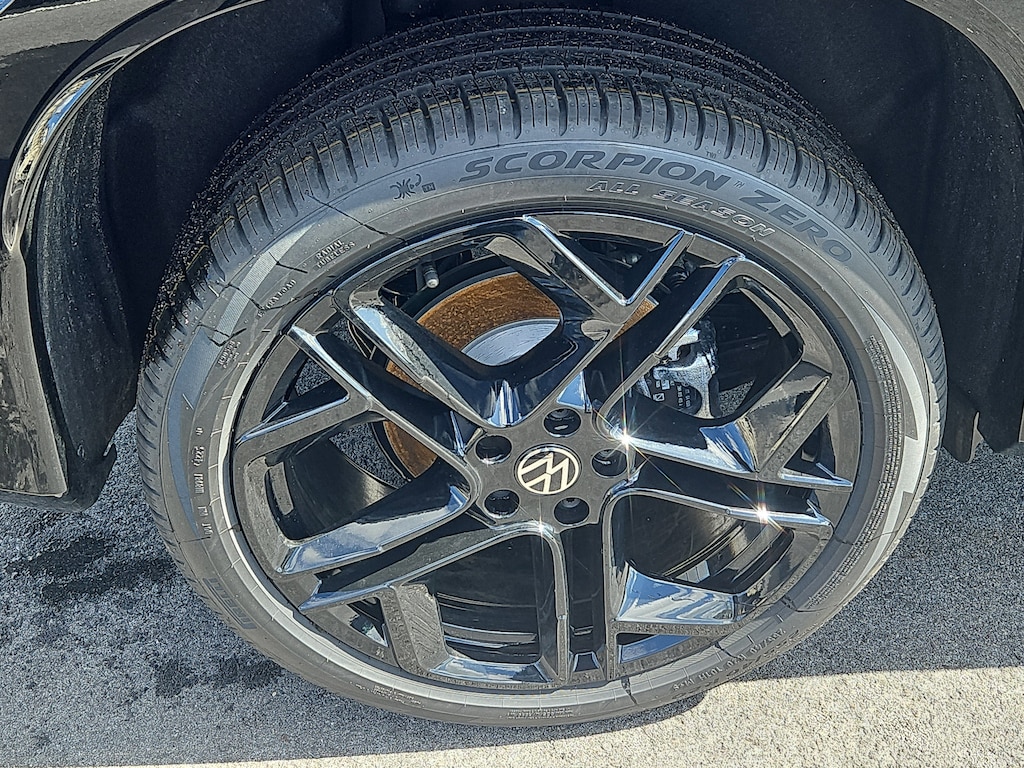 New 2026 Volkswagen Tiguan 2.0T SE R-Line Black SUV