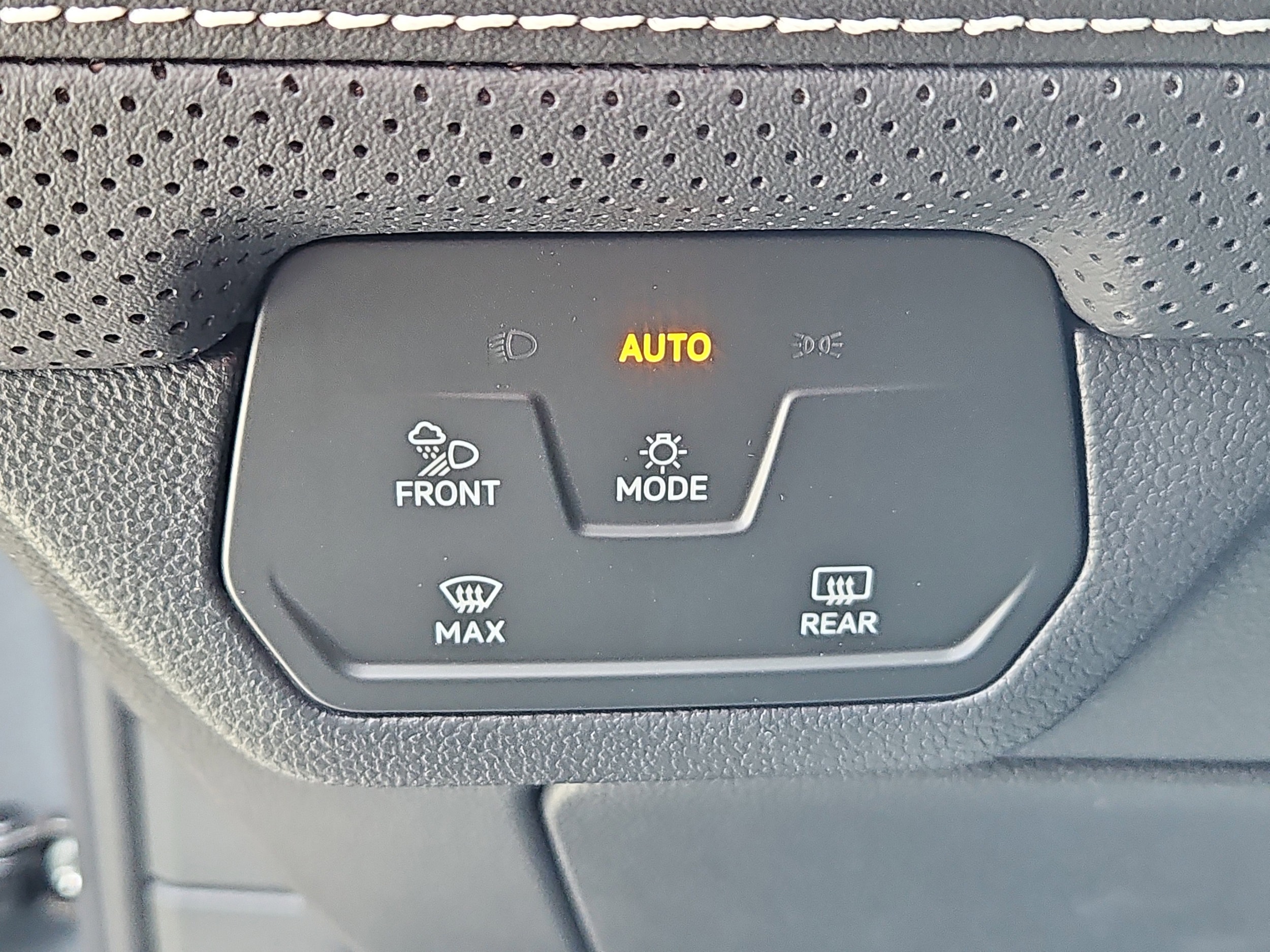 2026 Volkswagen Atlas SEL - Photo 10