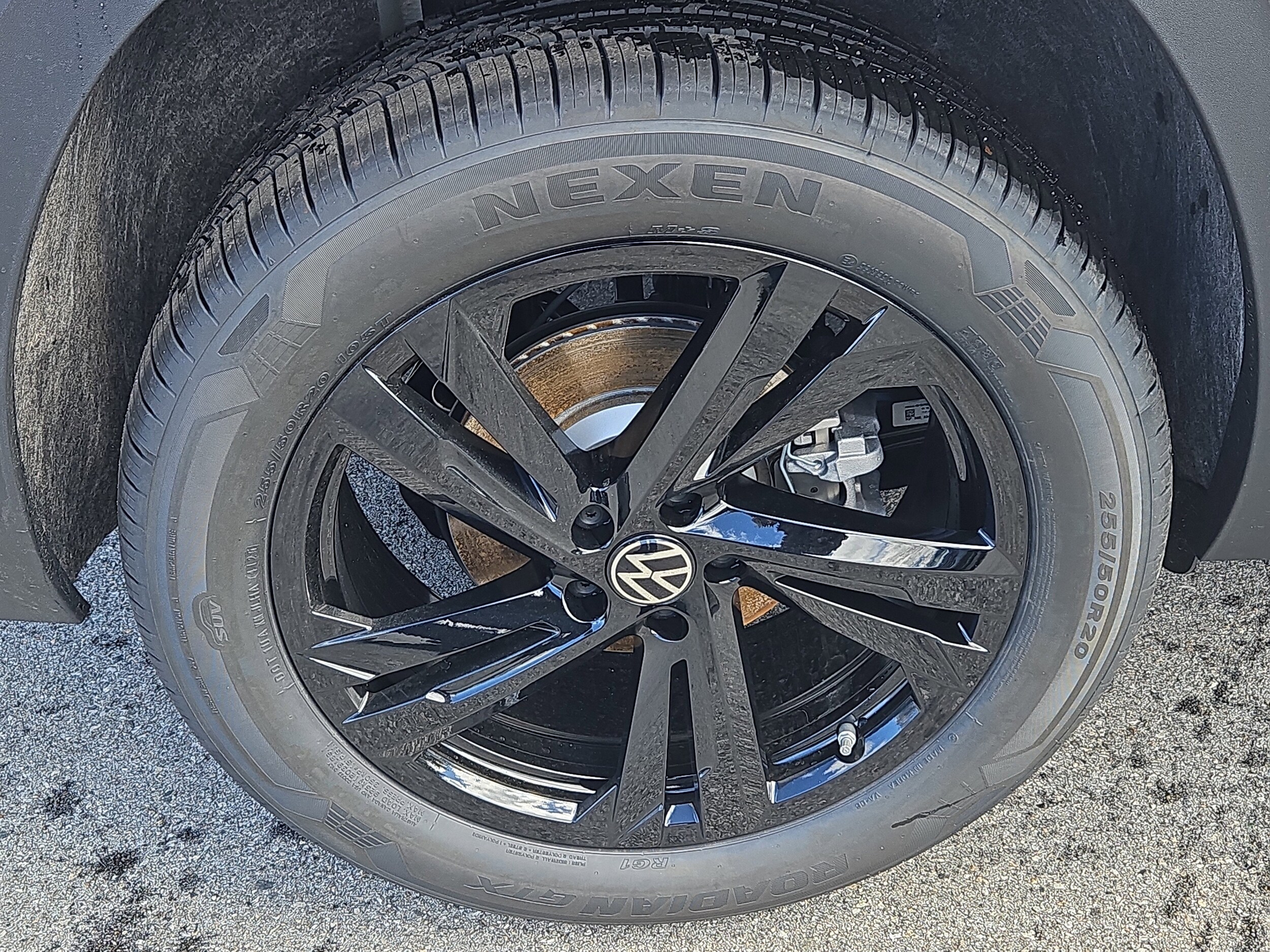 2026 Volkswagen Atlas Cross Sport SEL R-LINE - Photo 3