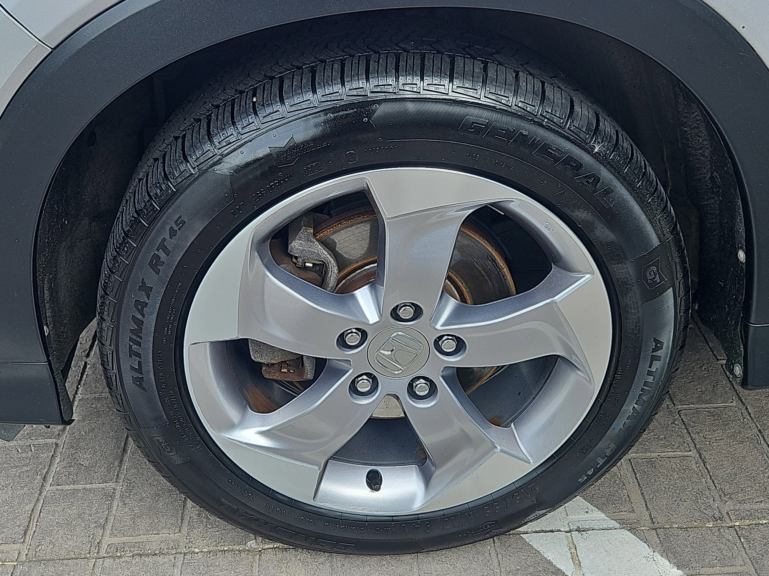 2018 Honda HR-V LX photo 3