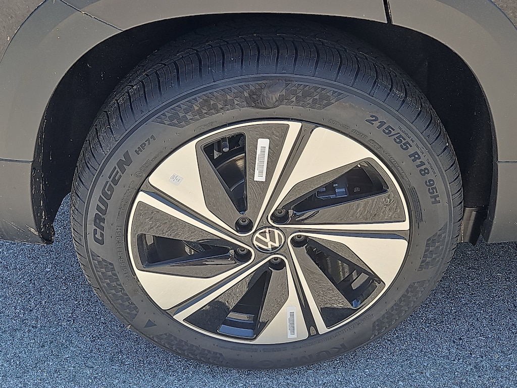 New 2026 Volkswagen Taos 1.5T SE SUV