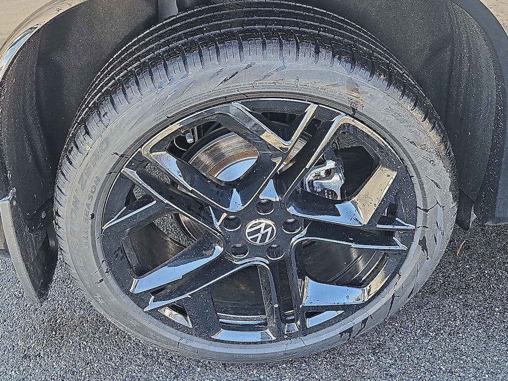 New 2026 Volkswagen Tiguan 2.0T SE R-Line Black SUV