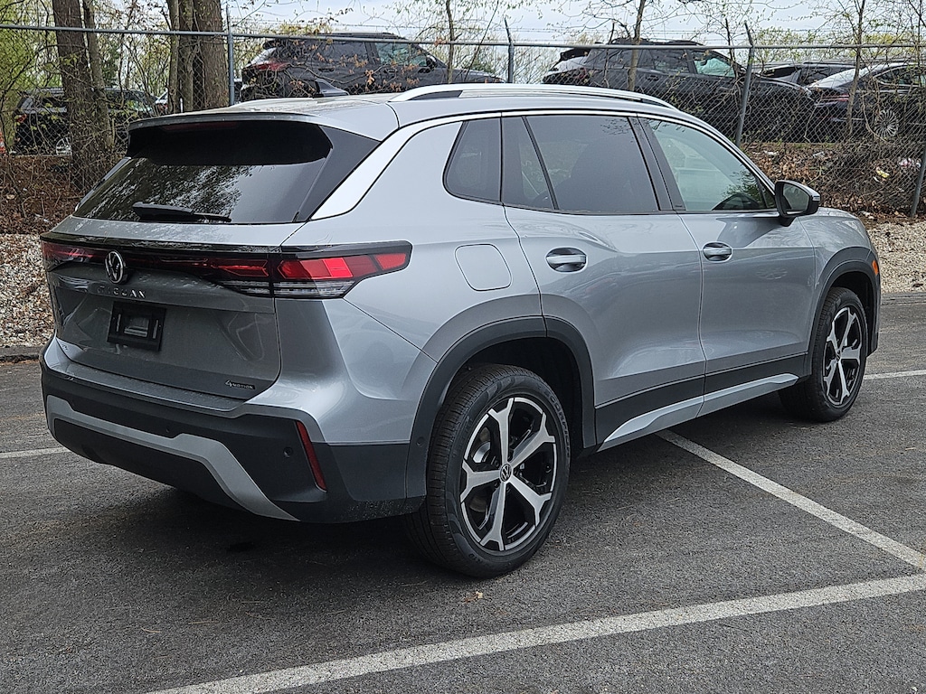 New 2026 Volkswagen Tiguan 2.0T SE SUV