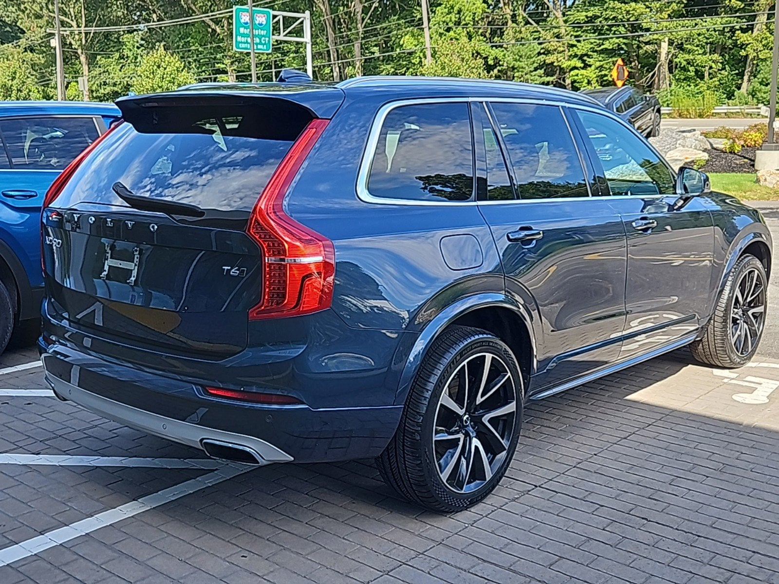 Used 2020 Volvo XC90 Momentum with VIN YV4A221K5L1551563 for sale in Auburn, MA