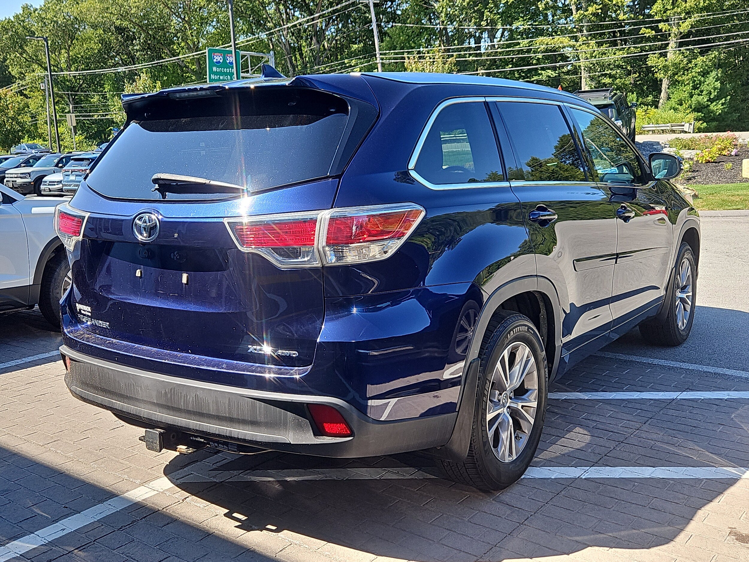 2015 Toyota Highlander XLE photo 2
