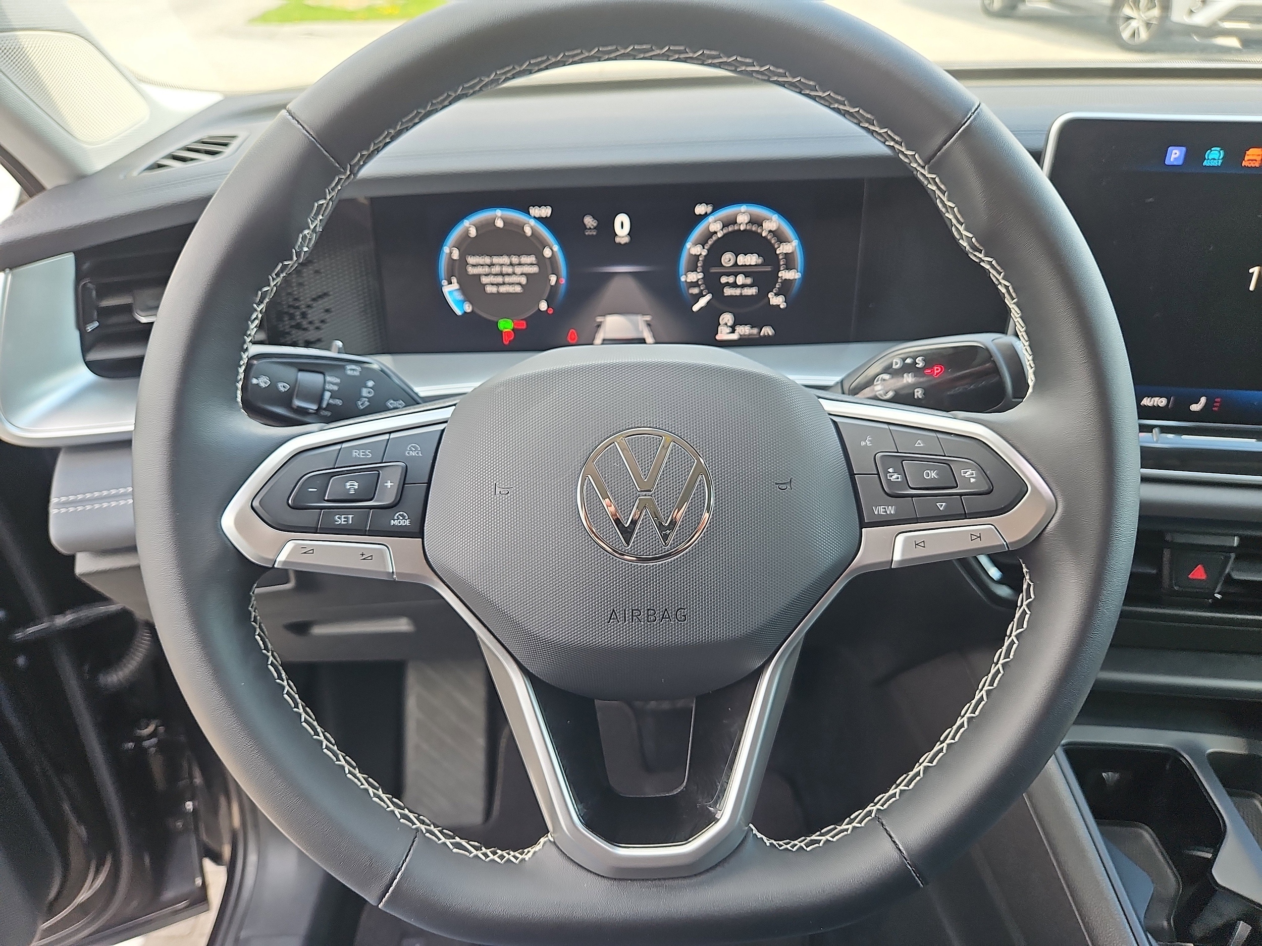 2025 Volkswagen Tiguan SE - Photo 20