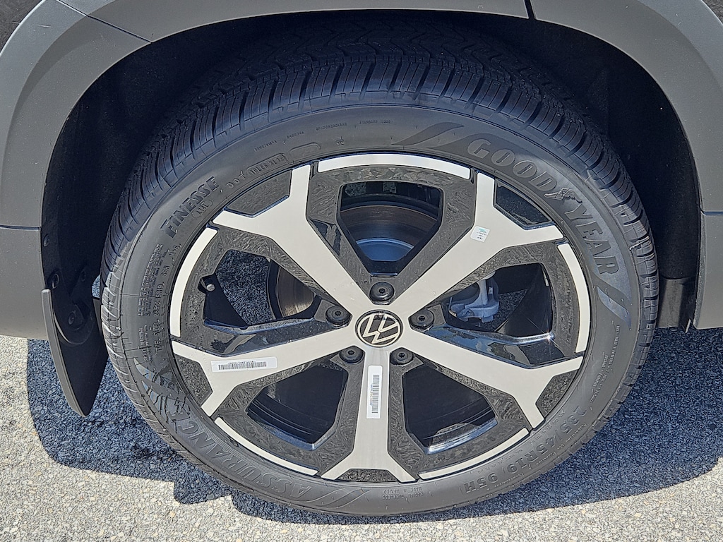 New 2026 Volkswagen Taos 1.5T SEL SUV