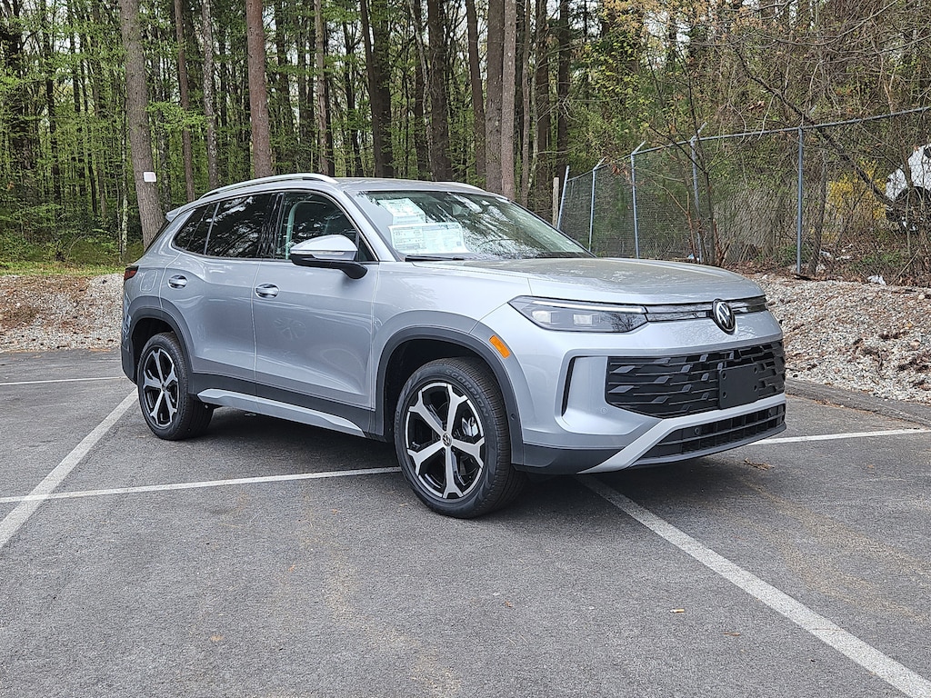 New 2026 Volkswagen Tiguan 2.0T SE SUV
