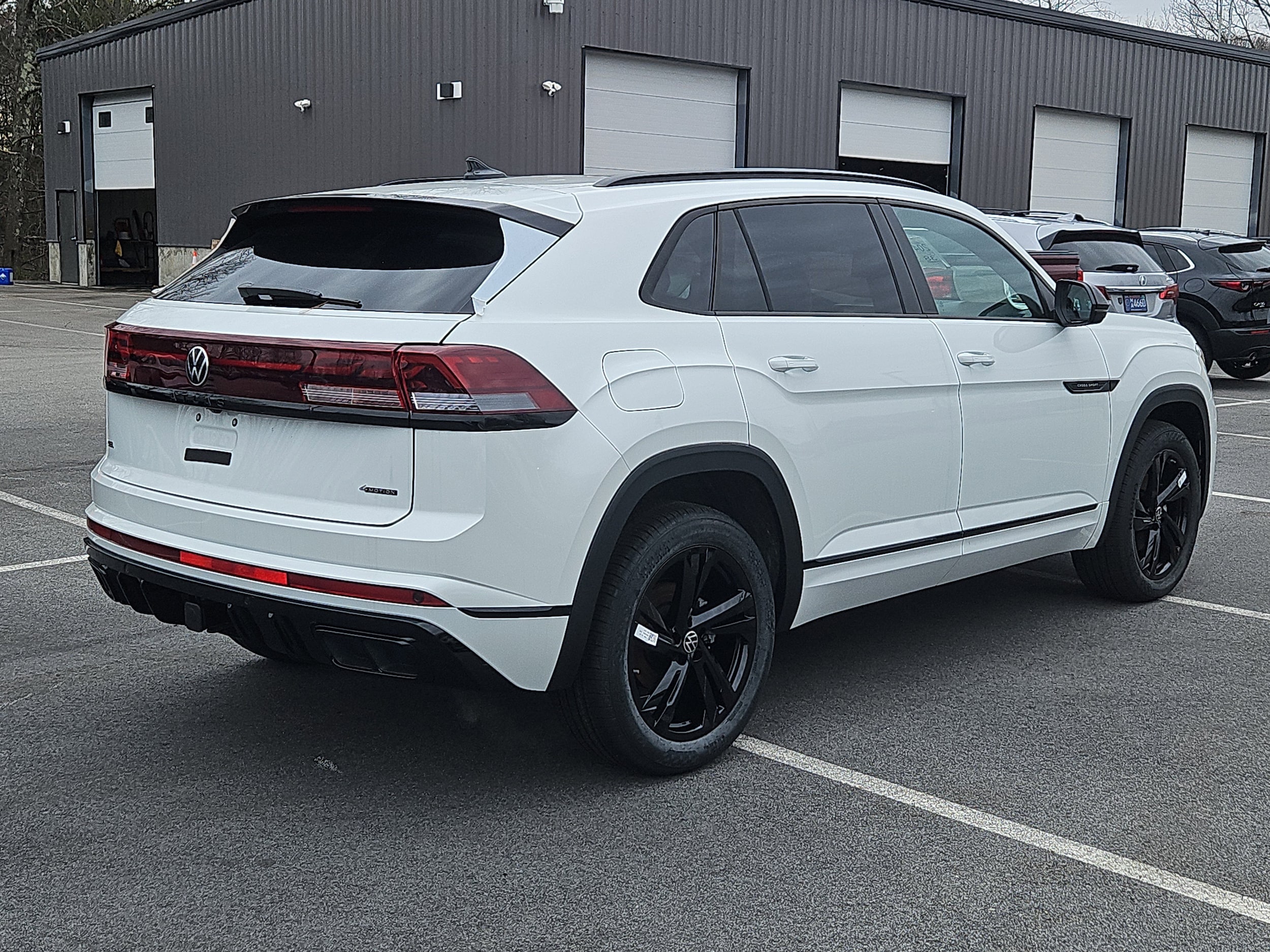 2026 Volkswagen Atlas Cross Sport SEL R-LINE - Photo 2