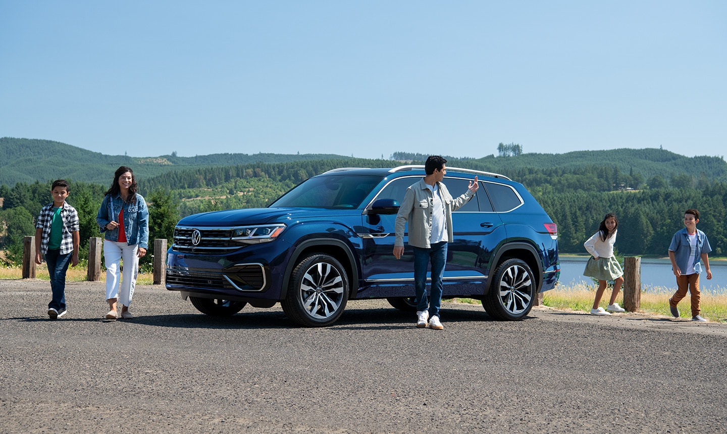 2023-Volkswagen-Atlas-Family.png