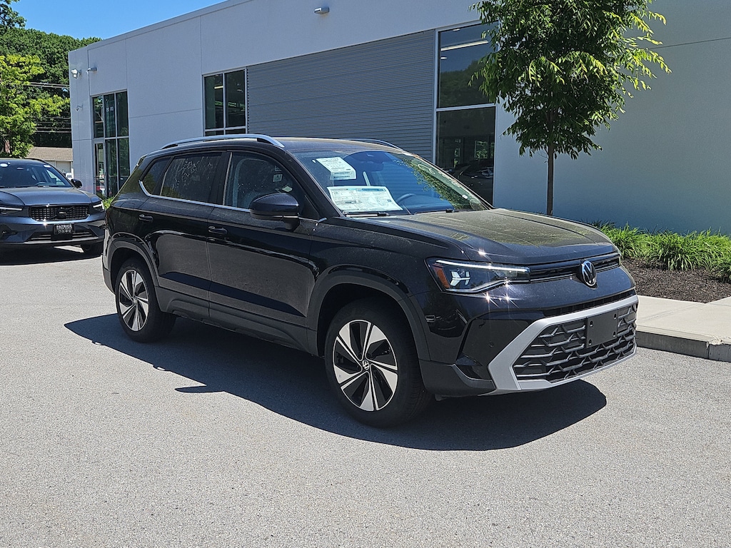New 2026 Volkswagen Taos 1.5T SE SUV