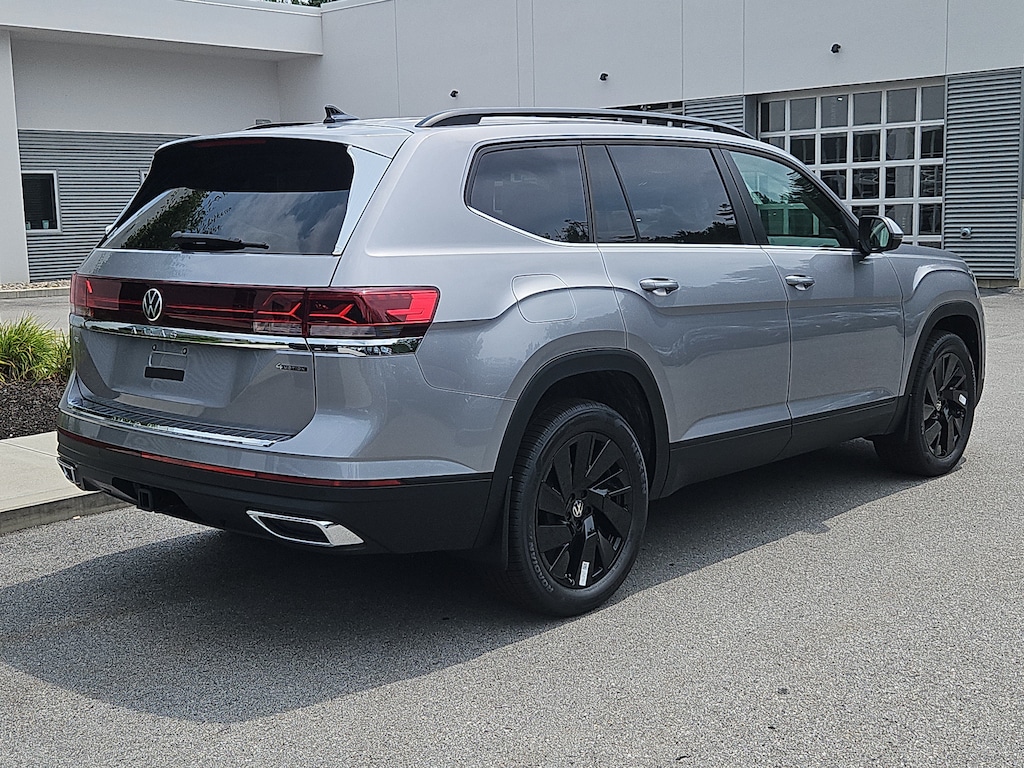 New 2026 Volkswagen Atlas SE w/Technology SUV