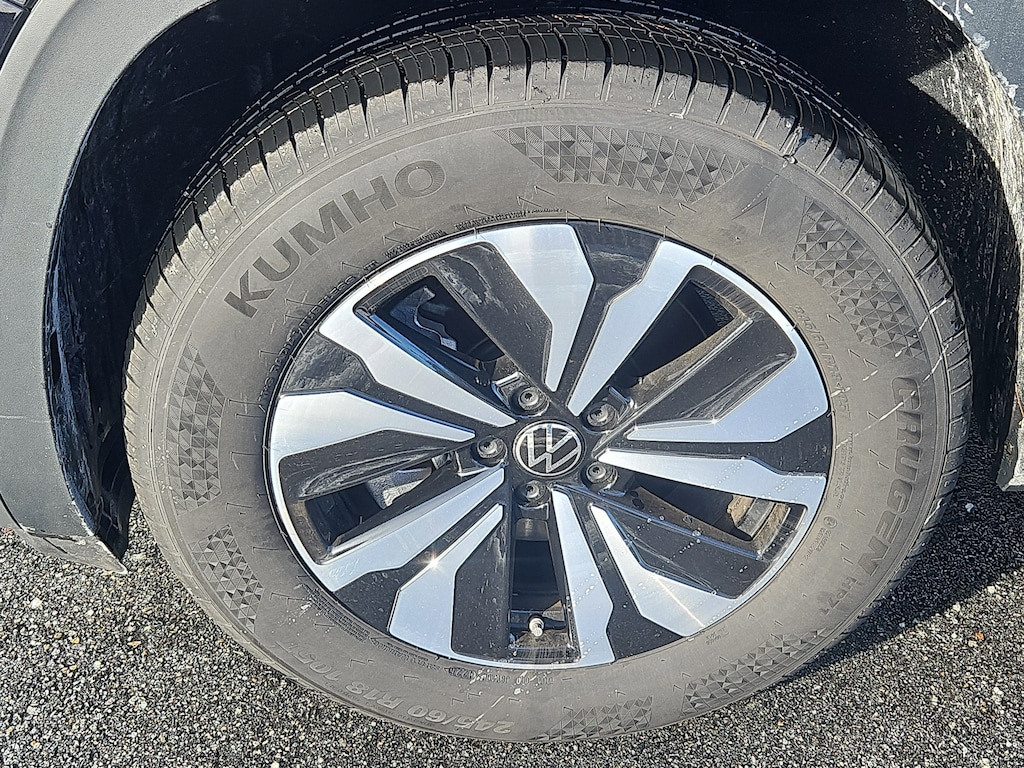 Used 2025 Volkswagen Atlas 2.0T SE SUV