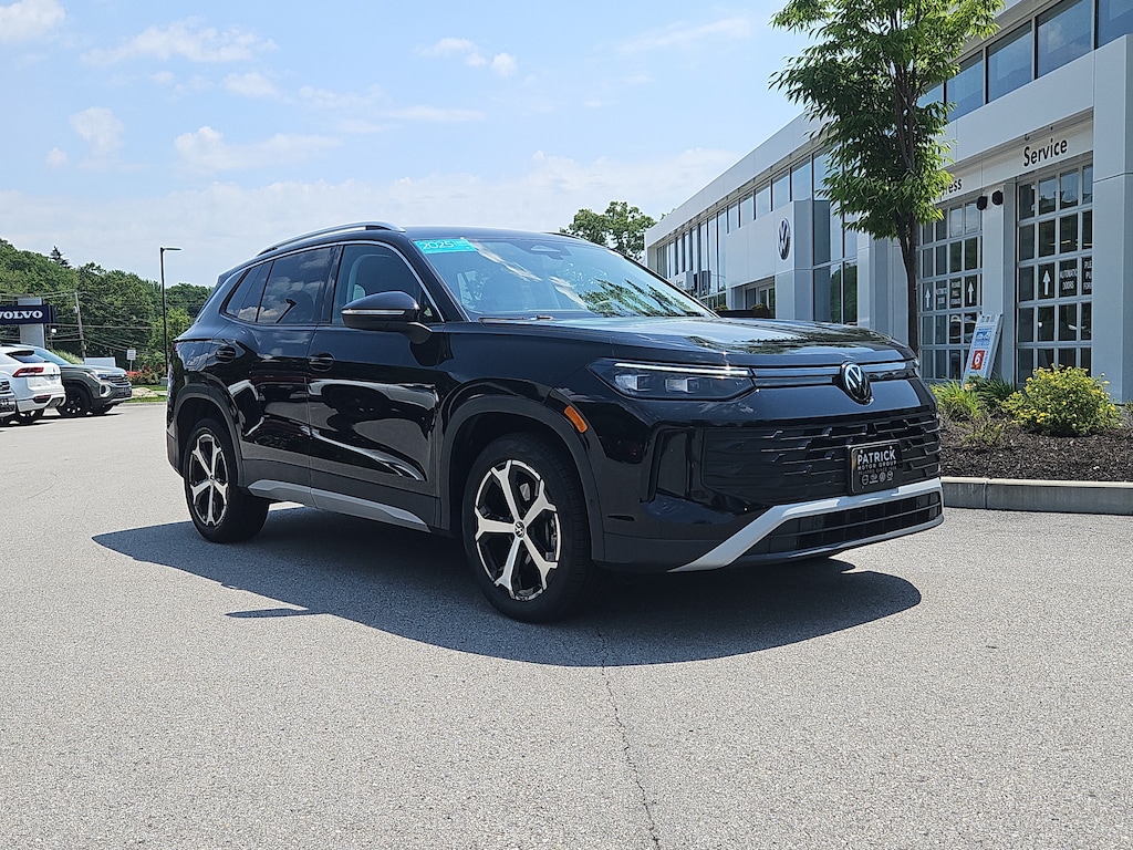 Certified 2025 Volkswagen Tiguan SE SUV