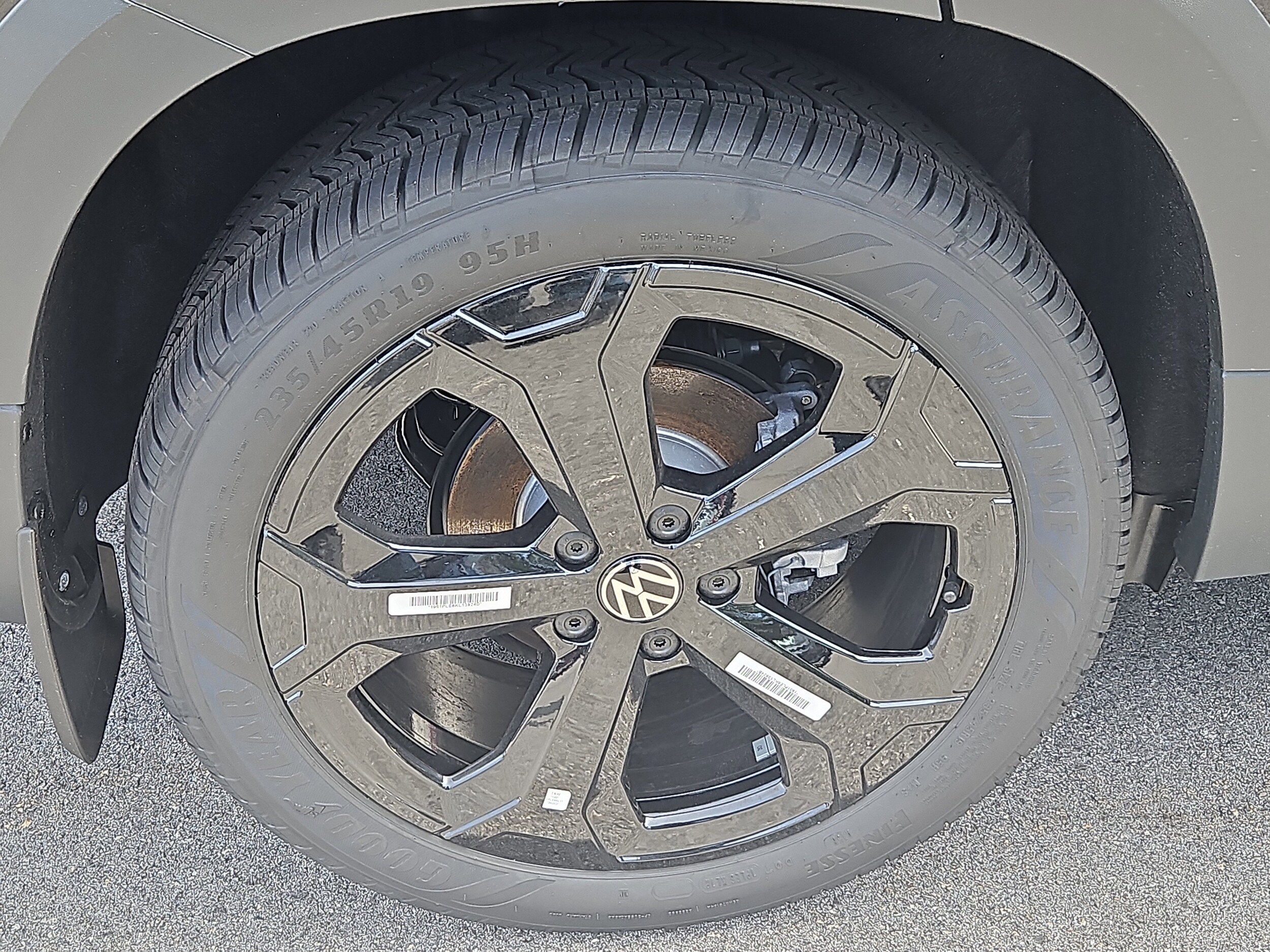 2025 Volkswagen Taos SEL photo 2