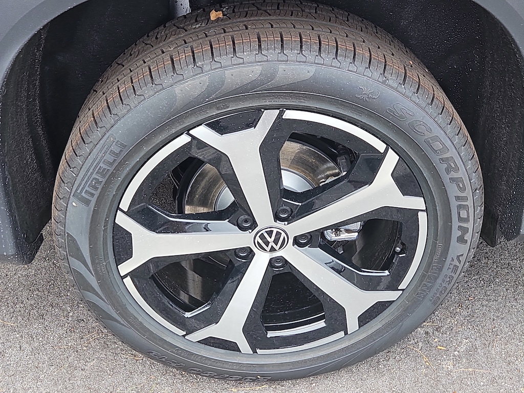 New 2026 Volkswagen Tiguan 2.0T SE SUV