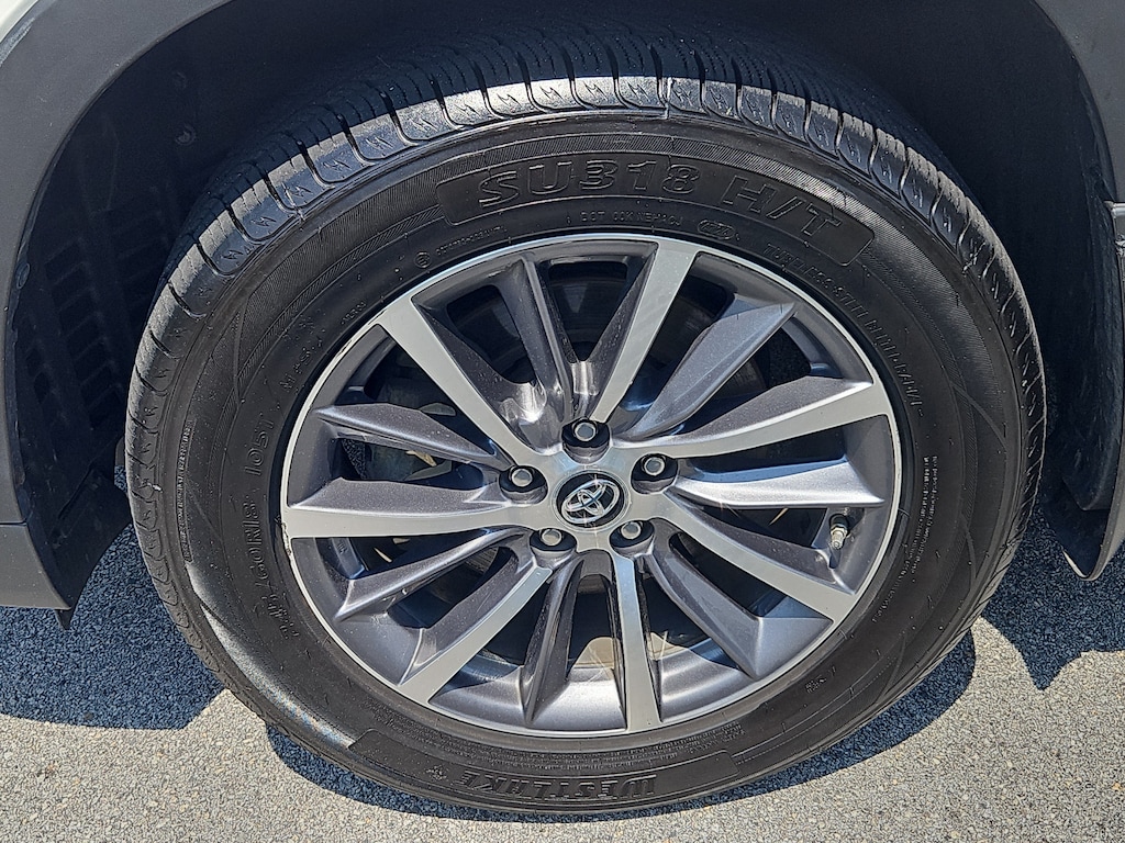 Used 2019 Toyota Highlander XLE SUV