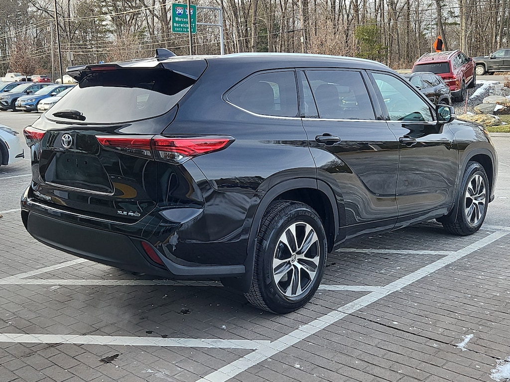 Used 2020 Toyota Highlander XLE SUV