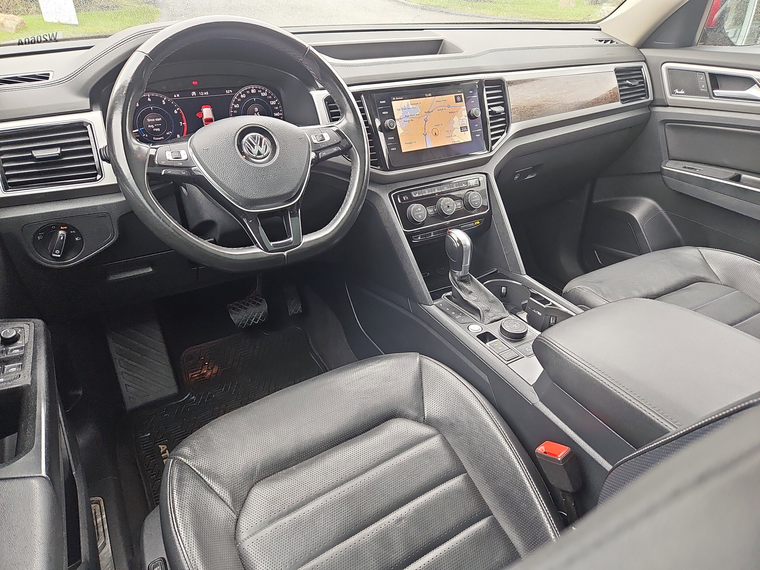 2018 Volkswagen Atlas V6 SEL Premium photo 2