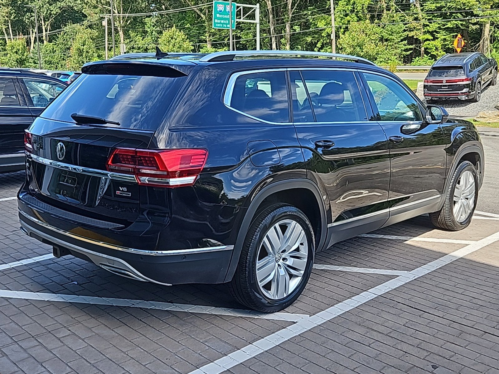 Used 2018 Volkswagen Atlas SEL Premium with VIN 1V2NR2CA0JC573216 for sale in Auburn, MA