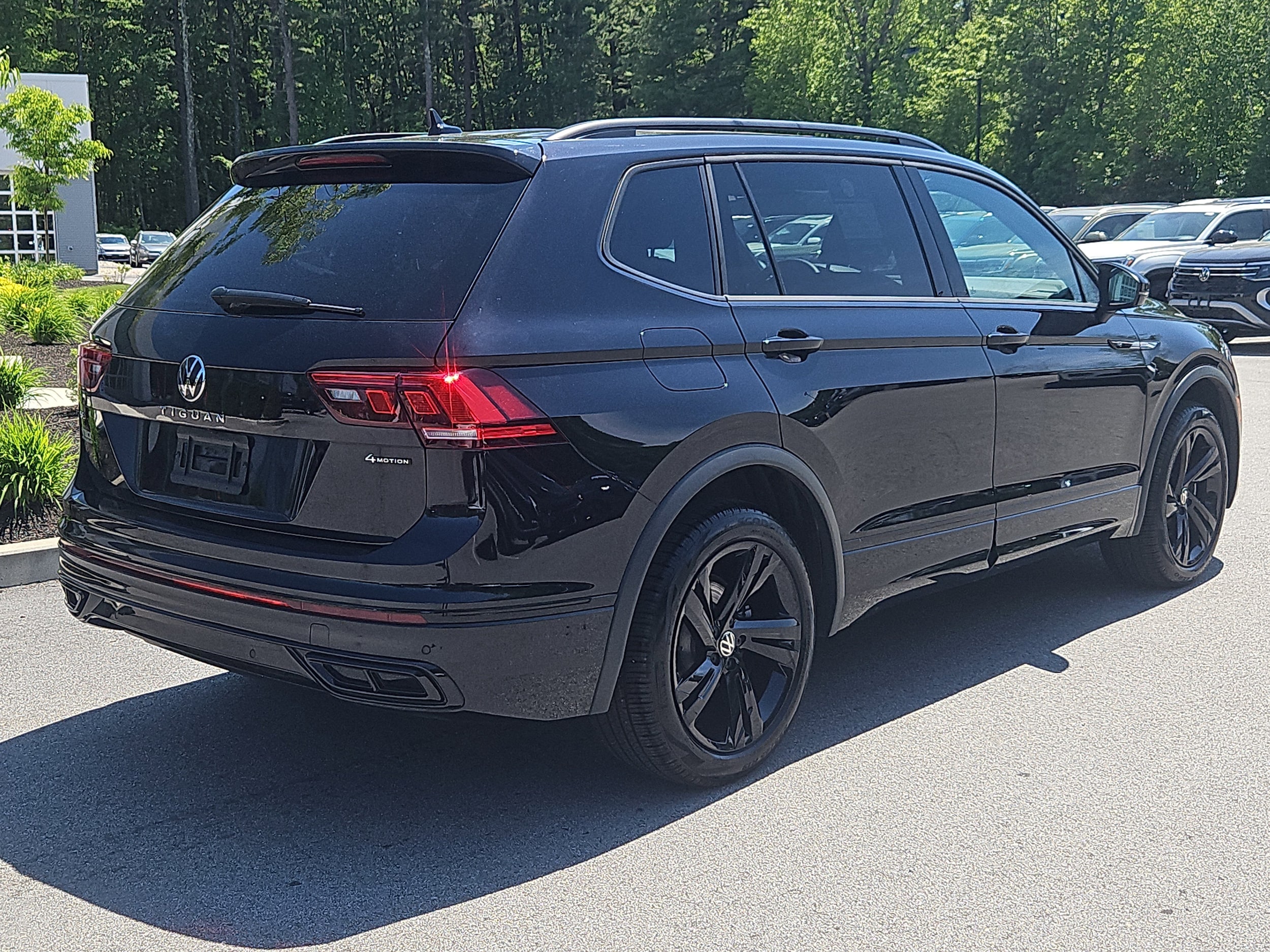Used 2024 Volkswagen Tiguan SE R-LINE BLACK with VIN 3VV8B7AX9RM186585 for sale in Auburn, MA