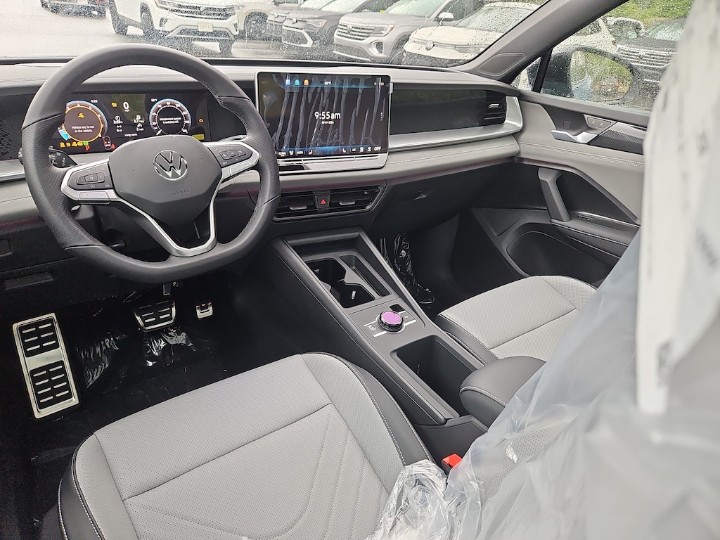 New 2026 Volkswagen Tiguan SE R-Line Black SUV