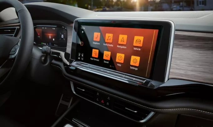 2024-vw-atlas-dash-tech.png